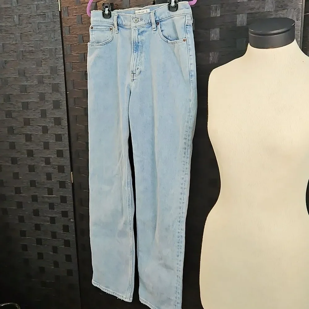 Abercrombie & Fitch The 90's High Rise Light Wash Jeans Size 29 (Size 8) - Picture 6 of 15